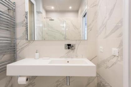 Ponte Vecchio Deluxe Apartments - image 16