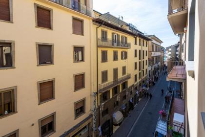 Ponte Vecchio Deluxe Apartments - image 18