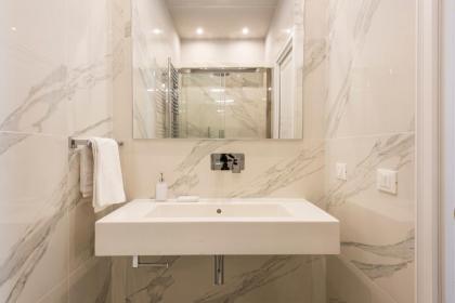 Ponte Vecchio Deluxe Apartments - image 30