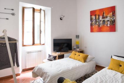 Designer Apartment in Central Florence - hosted by Sweetstay - image 12