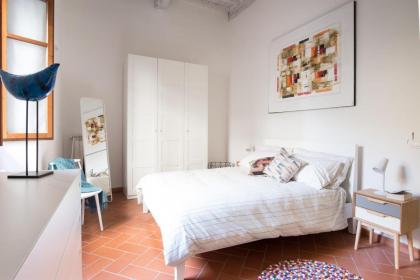 Designer Apartment in Central Florence - hosted by Sweetstay - image 3