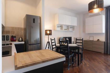 Italian Experience-Novoli Suite Apartment - image 10