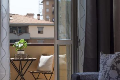 Italian Experience-Novoli Suite Apartment - image 26