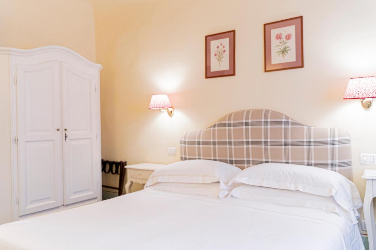 Casa Uffizi XIII Century Tower House Boutique Hotel - image 2