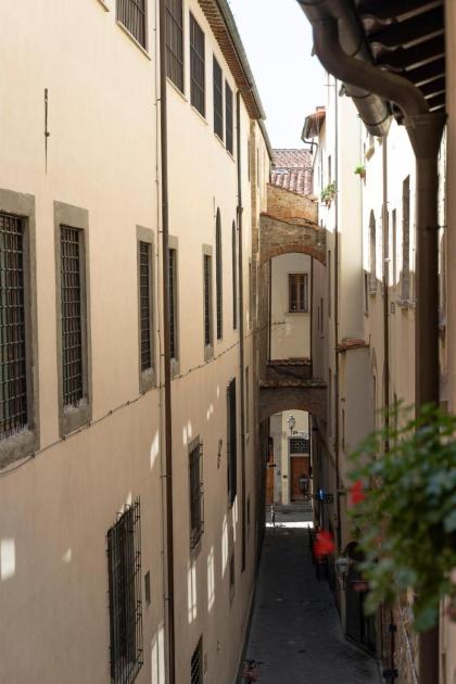 Casa Uffizi XIII Century Tower House Boutique Hotel - image 5
