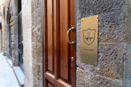 Casa Uffizi XIII Century Tower House Boutique Hotel - image 6