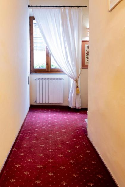 Casa Uffizi XIII Century Tower House Boutique Hotel - image 7