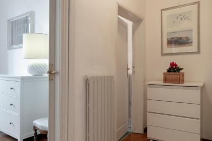 Barbadori Tower Apartment - image 13