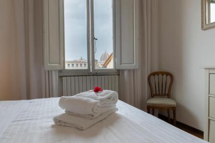 Barbadori Tower Apartment - image 2