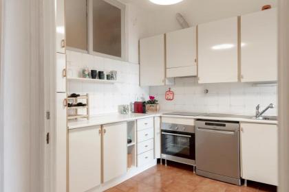 Barbadori Tower Apartment - image 6