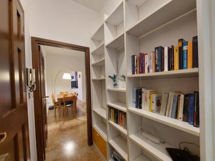 Castiglione Apartment near the center - image 16