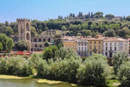 Apartments Florence- Biblioteca apartment with view - image 24