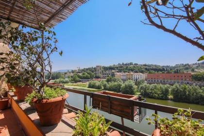 Apartments Florence- Biblioteca apartment with view - image 27