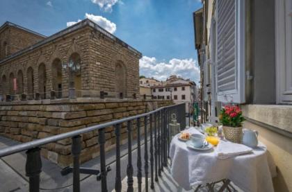 Pitti Terrace Luxury Apartment