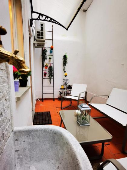 Rjgal Apartment B&B - image 11