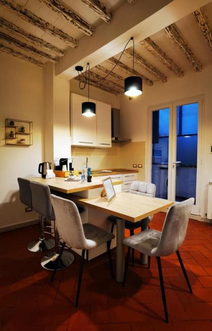 Rjgal Apartment B&B - image 18