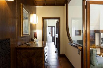 Palazzo Cecchi Luxury Apartment - image 22