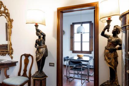 Palazzo Cecchi Luxury Apartment - image 25