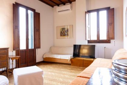 Palazzo Cecchi Luxury Apartment - image 28