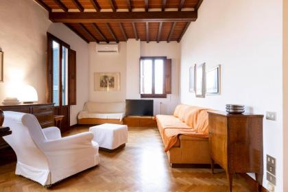Palazzo Cecchi Luxury Apartment - image 29