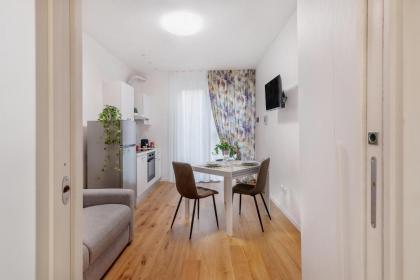 sunflower suite - image 15