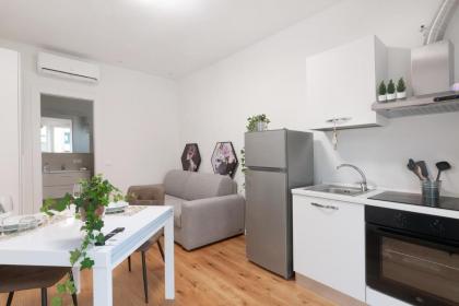 sunflower suite - image 18