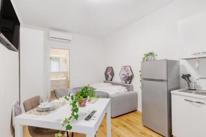 sunflower suite - image 19