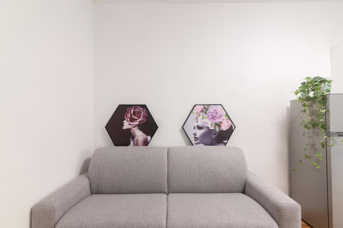 sunflower suite - image 4