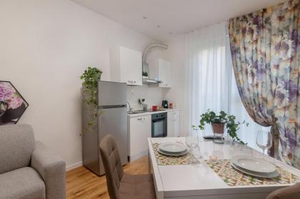 sunflower suite - image 6