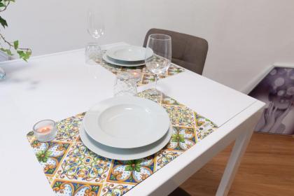 sunflower suite - image 7