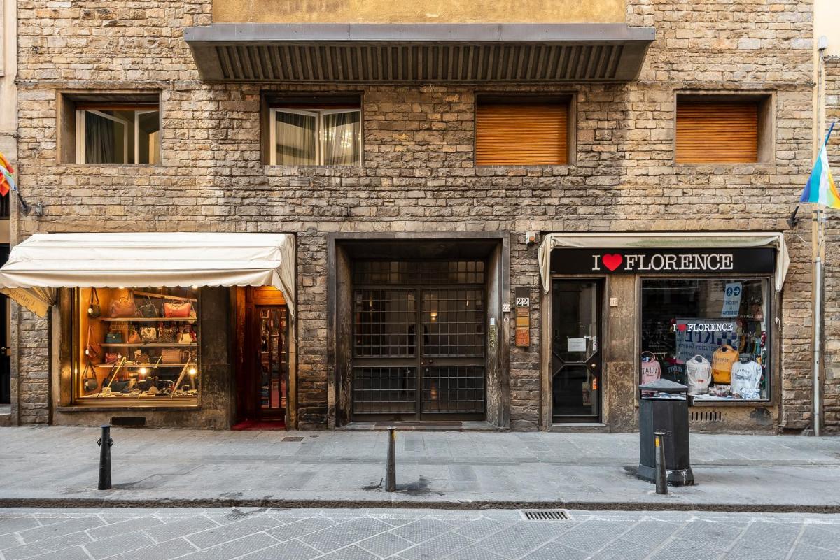 Vasari Apartment - main image