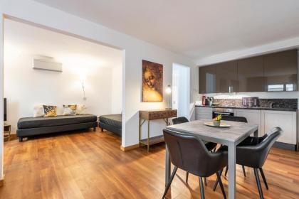 Vasari Apartment - image 10