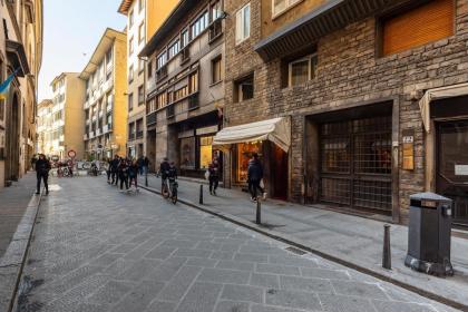 Vasari Apartment - image 14