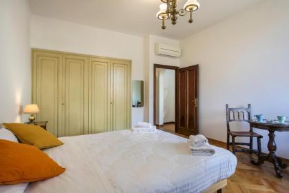 Florence Apartment-Hosted by Sweetstay - image 9