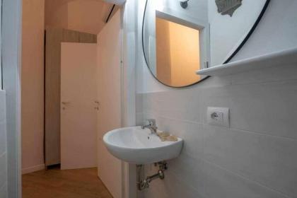 Ravel Cozy Apartment Near The Duomo - image 25