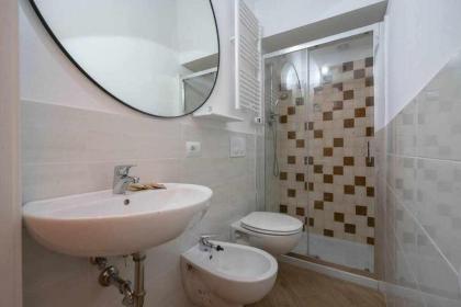 Ravel Cozy Apartment Near The Duomo - image 27