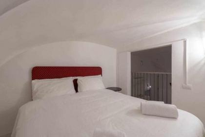 Ravel Cozy Apartment Near The Duomo - image 3