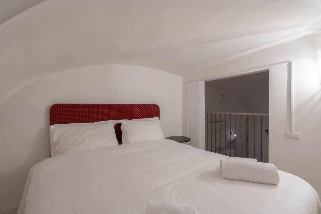 Ravel Cozy Apartment Near The Duomo - image 3