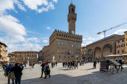 La Loggia della Signoria Charming Loft - image 17