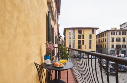 3 Master Bedrooms With Balcony on the River with Views - image 29