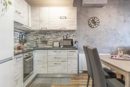 Italian Experience-Florence Suite Apartment - image 17
