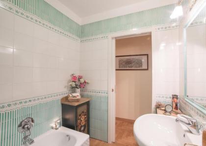 Italian Experience-Duomo Suite - image 19