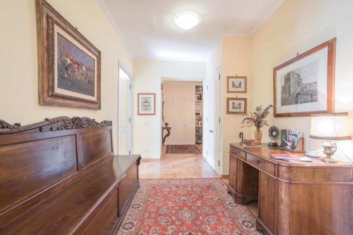Italian Experience-Duomo Suite - image 4