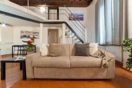 Guelfi loft in a historic palace - image 11