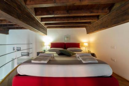 Guelfi loft in a historic palace - image 15