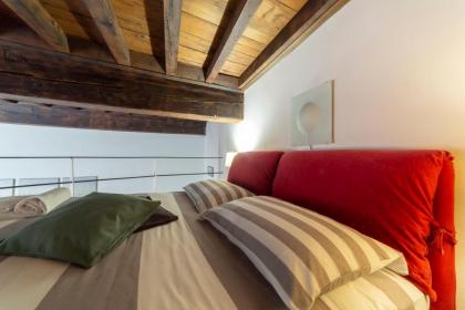 Guelfi loft in a historic palace - image 18