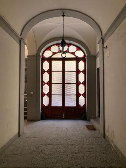 Guelfi loft in a historic palace - image 28