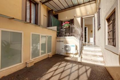 Central Berchet with Terrace and Private Entrance - image 19