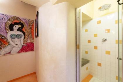 The paintress home with private patio - image 11