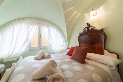 The paintress home with private patio - image 28